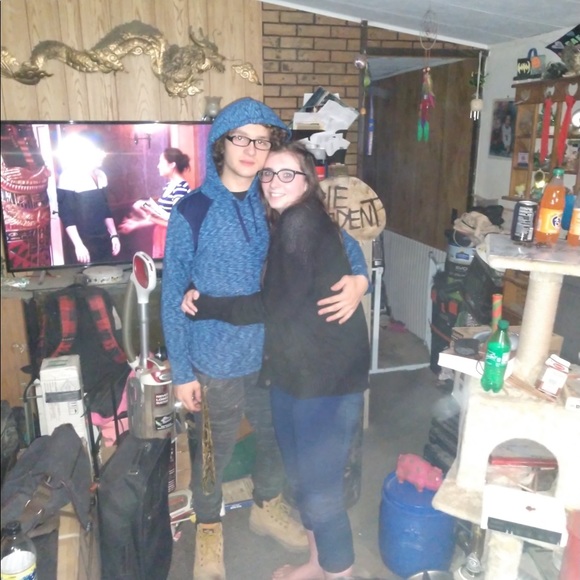 Meet your Posher, Haileigh - Picture 1 of 1